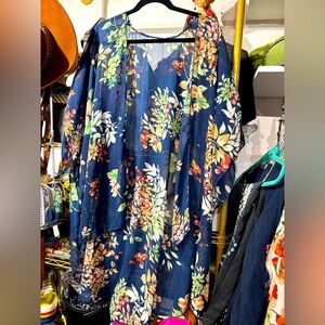 Emory Park sheer floral kimono // OS